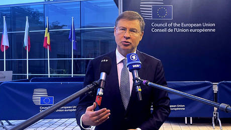 eu-downplays-russian-lawsuit-against-euroclear